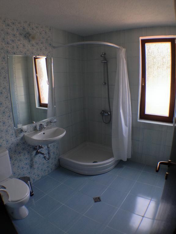 Iskrets Mala Planina Guest House الغرفة الصورة